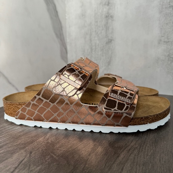 BIRKENSTOCK Arizona Gator Gleam Rose Pink Metallic Sandal - Picture 2 of 7